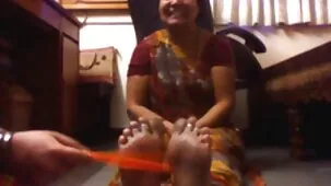 சுவரில் xxx வீடியோ அம்மா காம் ஒரு துளை வழியாக அழகான கருப்பு பெண் fucking மற்றும் எஃப்...