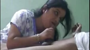 ஒரே நேரத்தில் இரண்டு மாமியார் xxx பையன்களை வீடியோவில் பிடித்த பெண்