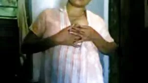 குழு செக்ஸ் அழகி மற்றும் இரண்டு தோழர்களே பொது குளம் மாமியார் xxx