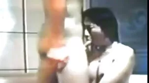 ஒரு ஹோட்டலில் சூடான கருப்பு பெண்கள் fucking. அம்மா எஸ்.எக்ஸ்